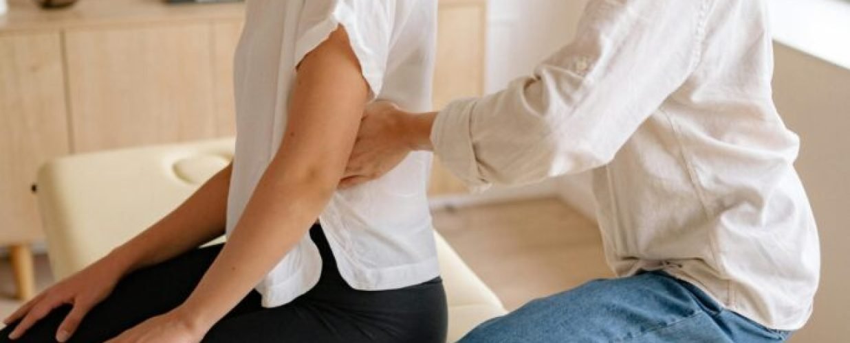 chiropractic care - healthy spine