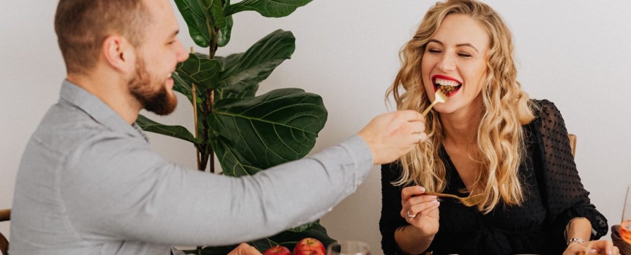 couple eating healthy foods